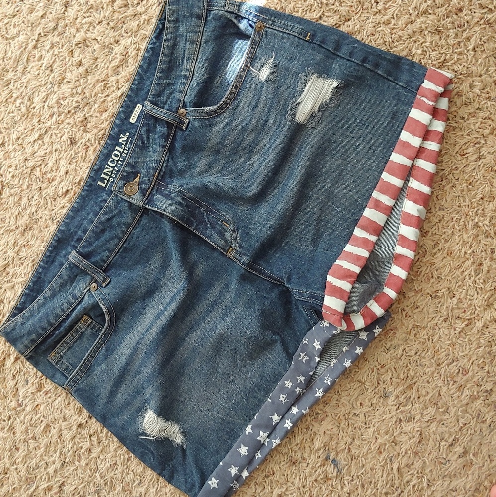 Women's Lincoln Outfitters patriotic shorts